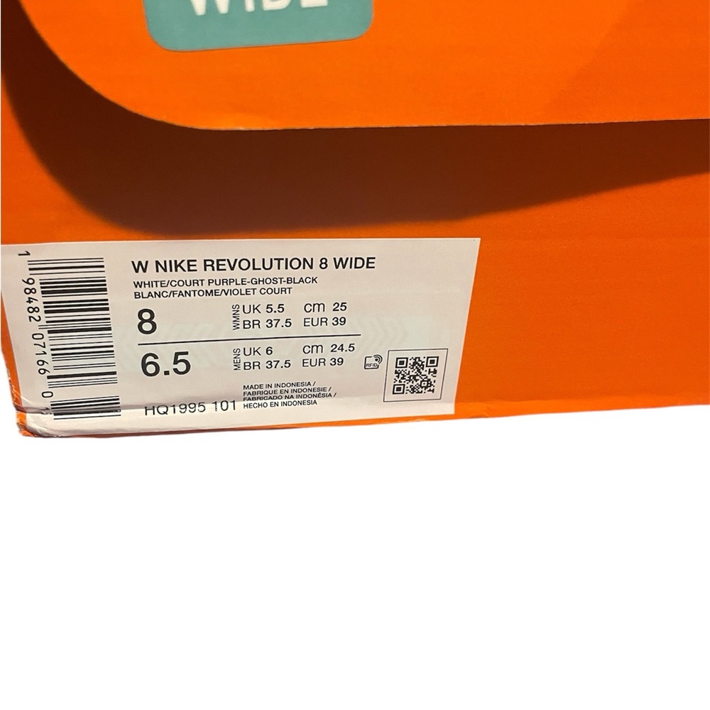 Nike Revolution White and Purple - Picture 8 of 9
